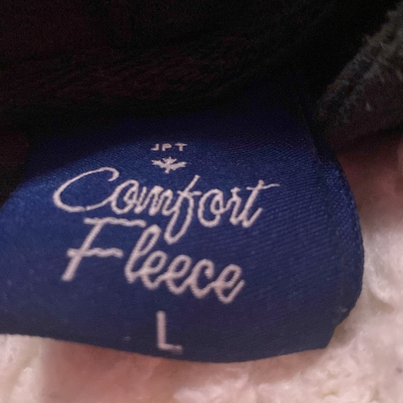 University of the Fraser Valley Size Large - Picture 2 of 2